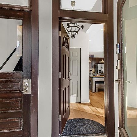 Modern 4Br Just A Block From Cta Pink Line With Pool Table Free Parking Chicago Exterior photo