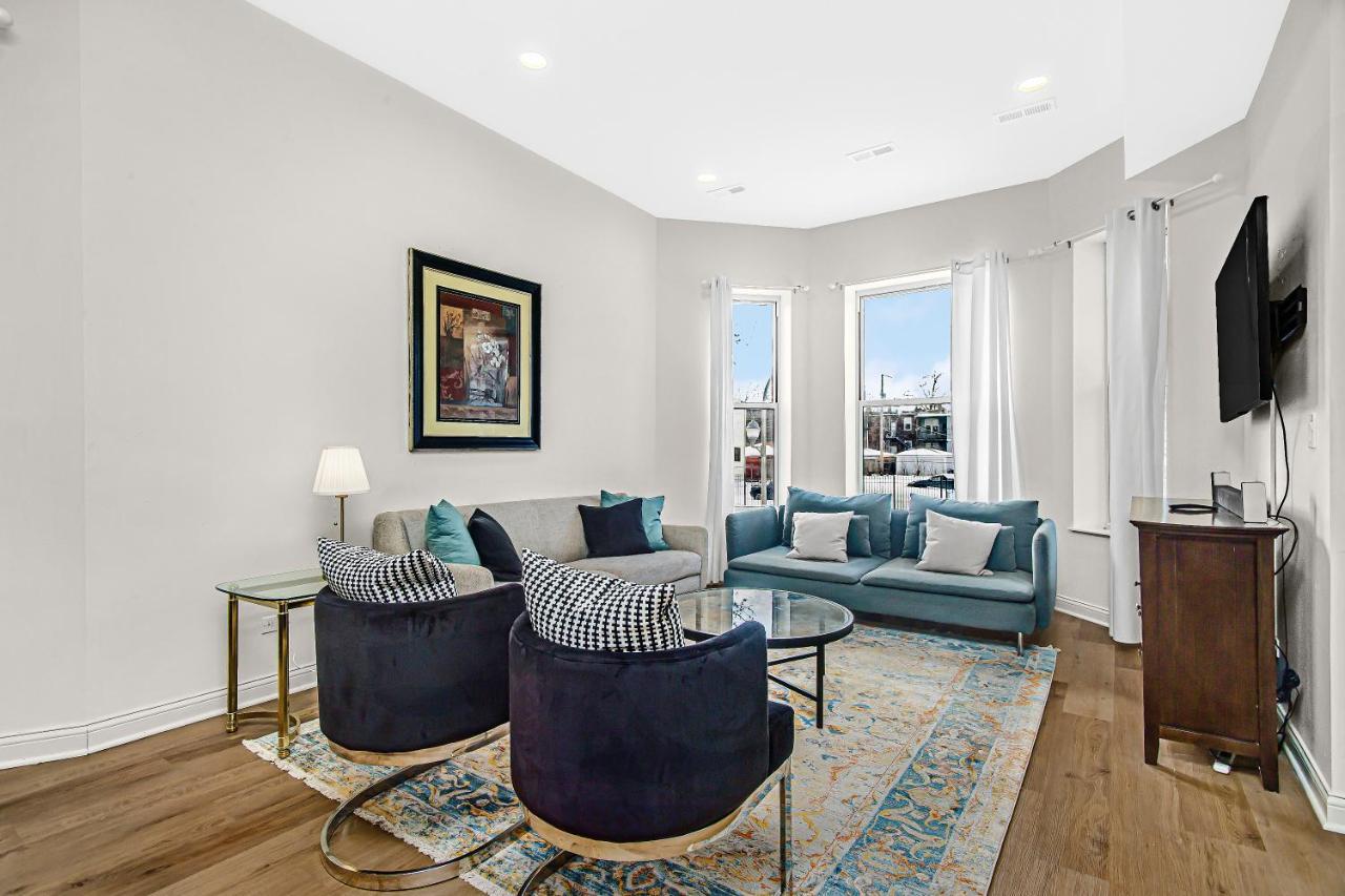 Modern 4Br Just A Block From Cta Pink Line With Pool Table Free Parking Chicago Exterior photo